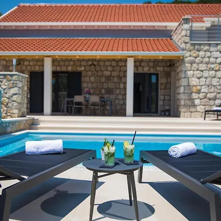 Madrevita Exclusive Villa