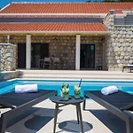 Madrevita Exclusive Villa