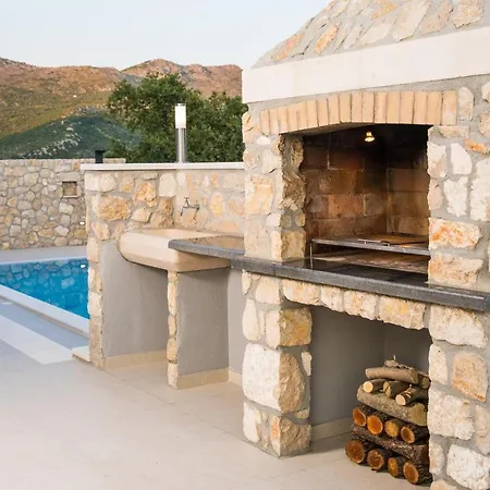 Zaton Villa *